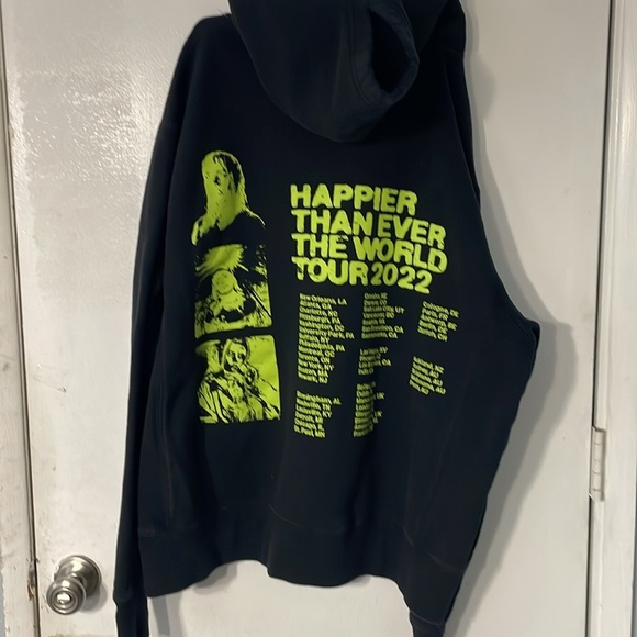 Billie Ellish Happier Than Ever World  Tour 2022 - Picture 4 of 10